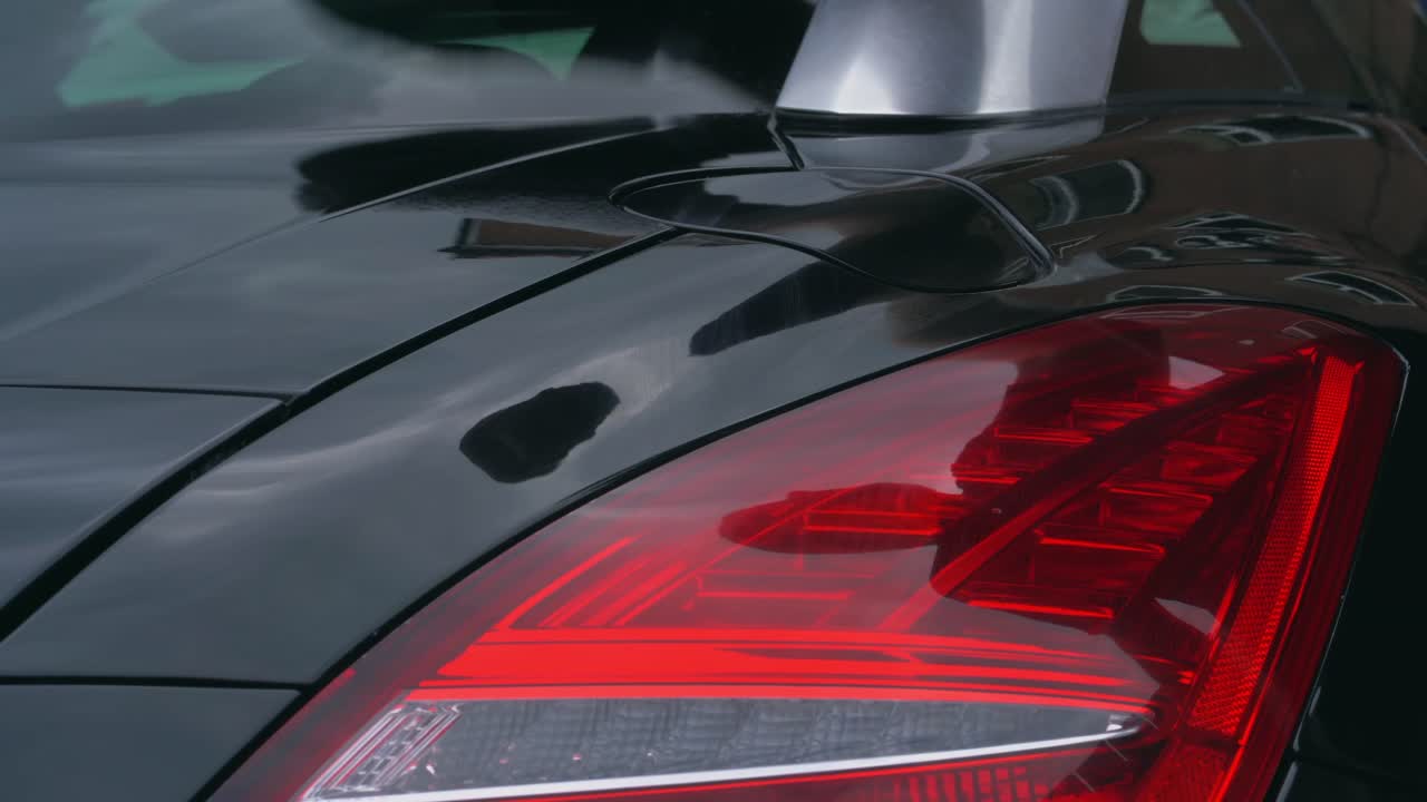 Polishing and detailing car to high gloss mirror finish