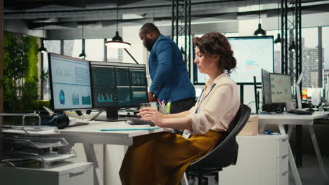 vertical video woman advisor engages in brainstorming sessions and data forecasting