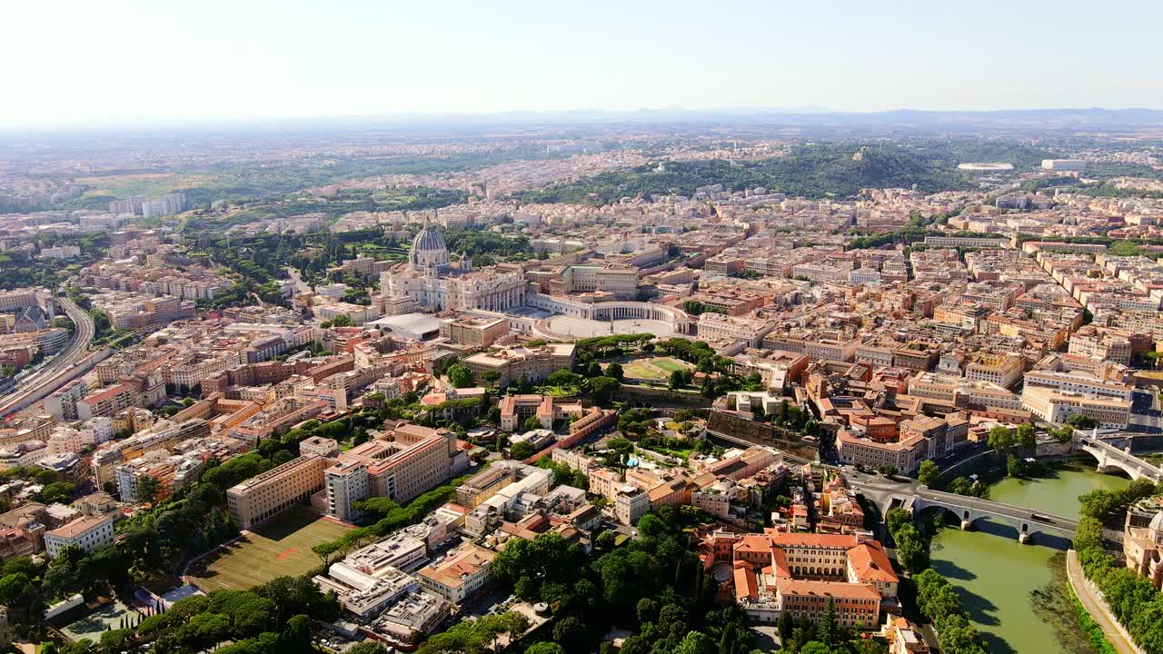 Sweeping aerial panorama reveals Rome's urban sprawl and Vatican's sacred heart