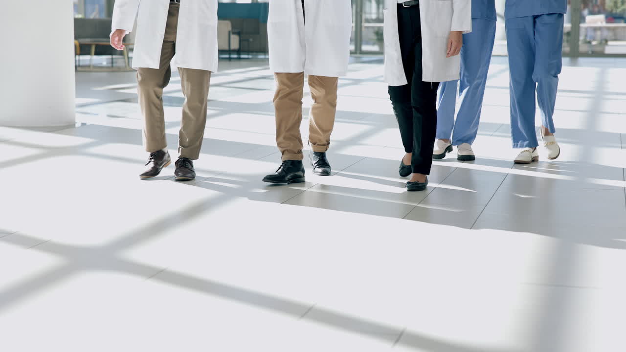 팀워크, 의료 및 병원에서 의사들의 신발