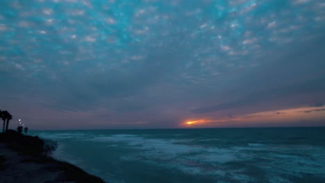 un atardecer de ensueño en la playa