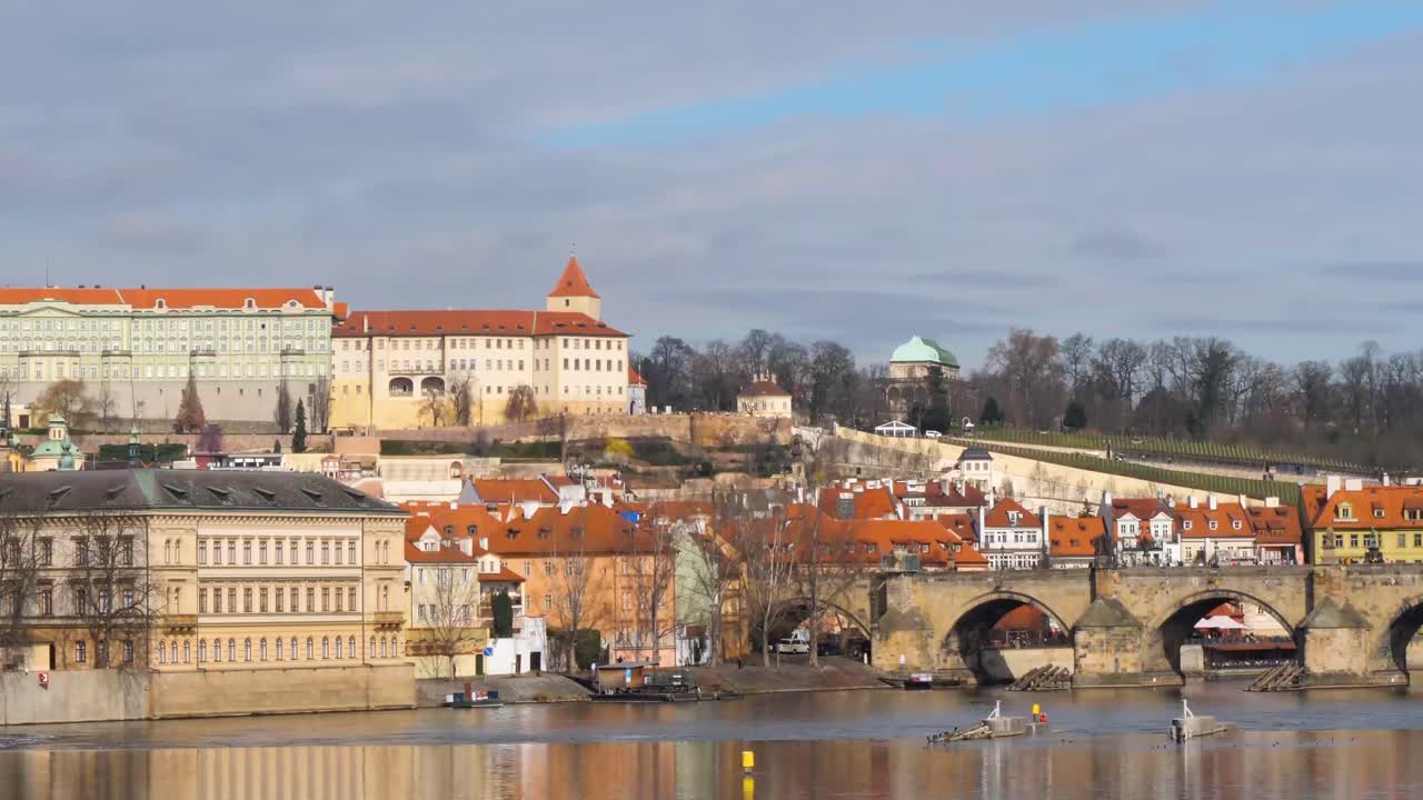 el puente carlos en praga, república checa