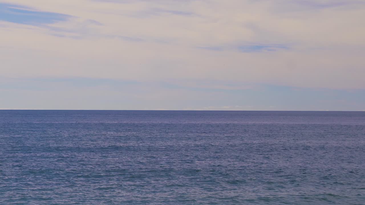 미국 뉴욕주 롱아일랜드에 있는 이스트 햄튼 해변의 목가적인 바다 풍경