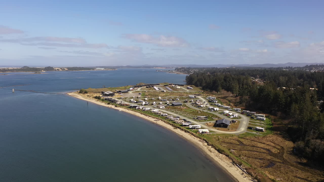 camping bay point landing en coos bay, oregon