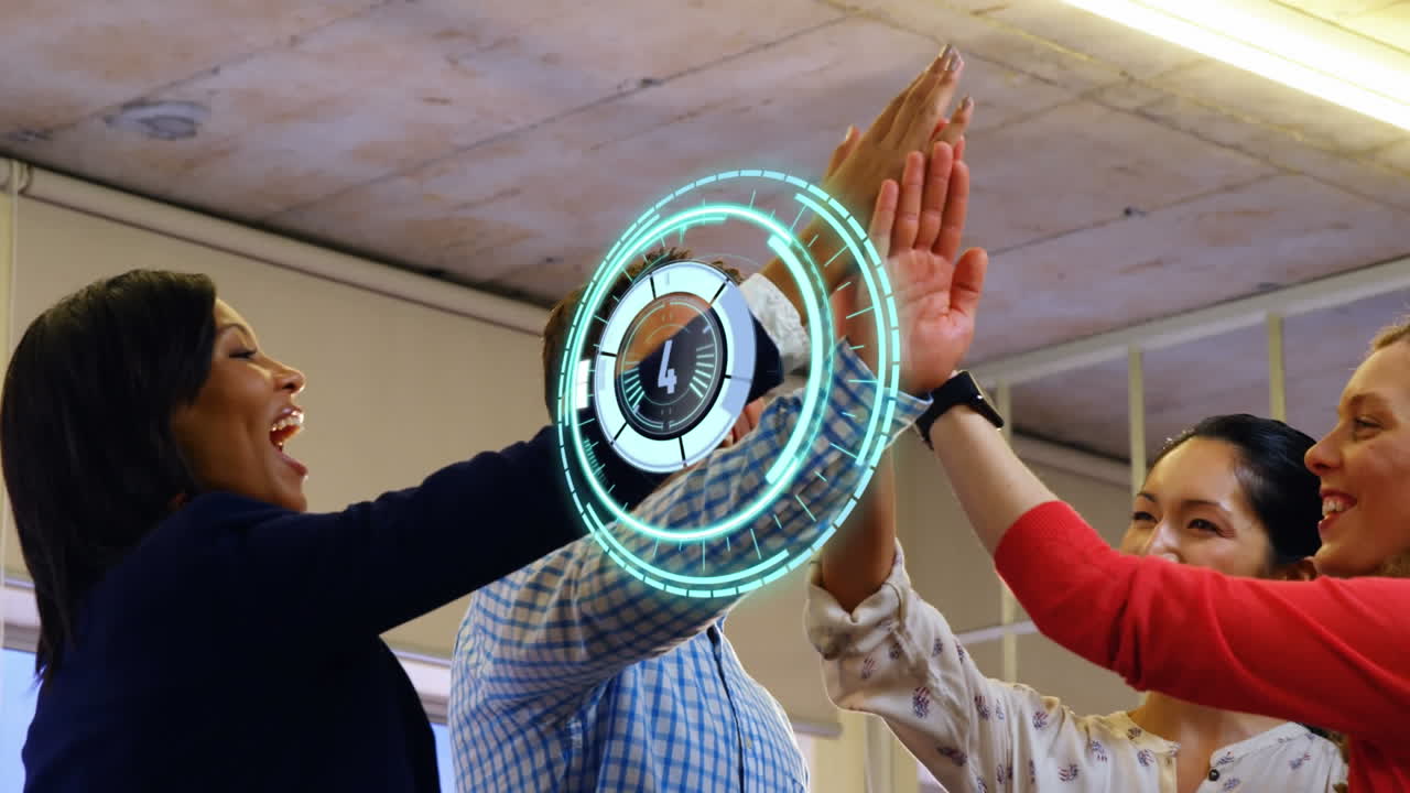 composición de técnica sobre feliz familia caucásica hablando en la oficina