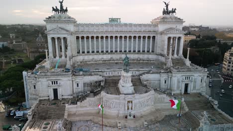 Establishing-Drone-Shot-Over-Vittoriano,-Altar-of-the-Fatherland-Popular-Tourist-Attraction-in-Rome,-Italy