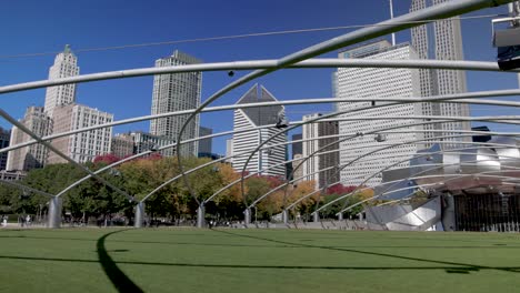 伊利諾伊州芝加哥的jay pritzker pavilion, 影片從左向右旋轉