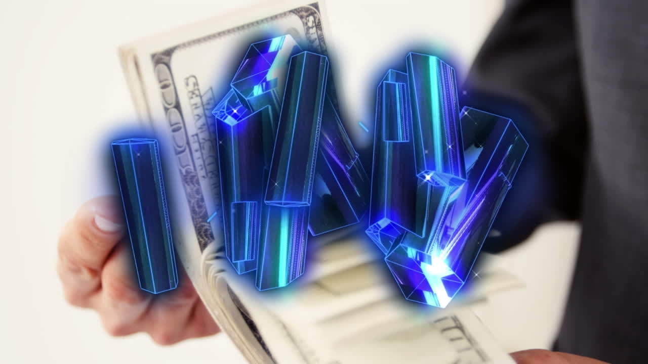 se muestra a un hombre volviendo un billete de cien dólares contra un fondo blanco.