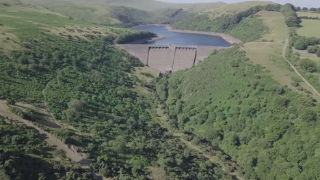 vuelo a una presa en el sur de devon