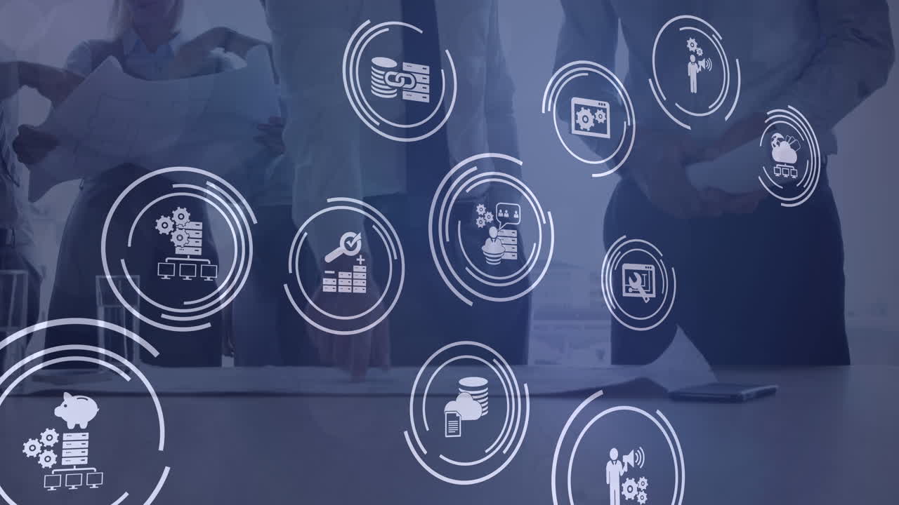 animación de iconos tecnológicos sobre la sección media de diversos empresarios en la oficina