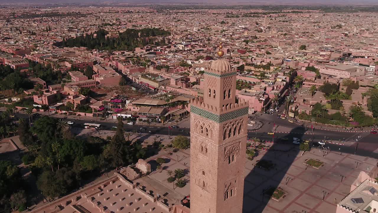 The Koutoubia Mosque is one of Marrakech's most iconic landmarks. Its impressive 77-meter minaret is a symbol of the city, blending Islamic architecture with Moroccan artistry.