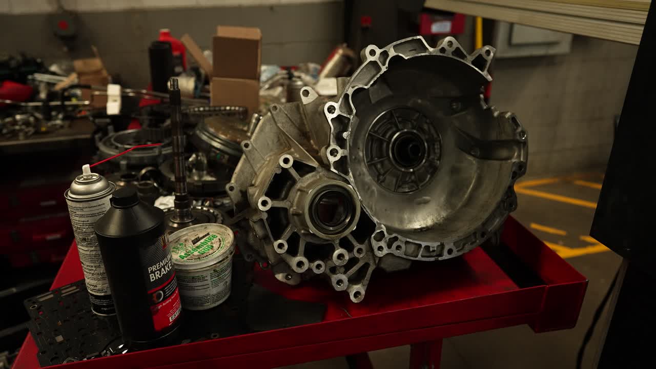 reparación de la transmisión del coche, tiro panorámico