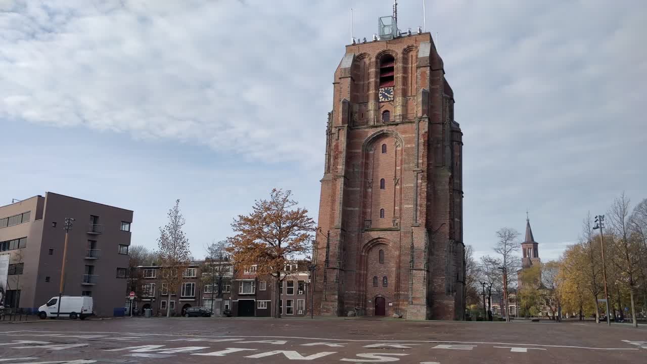 오래 된 교회 탑 oldehove 팬 타임 랩스 leeuwarden 팬 왼쪽에서 오른쪽으로