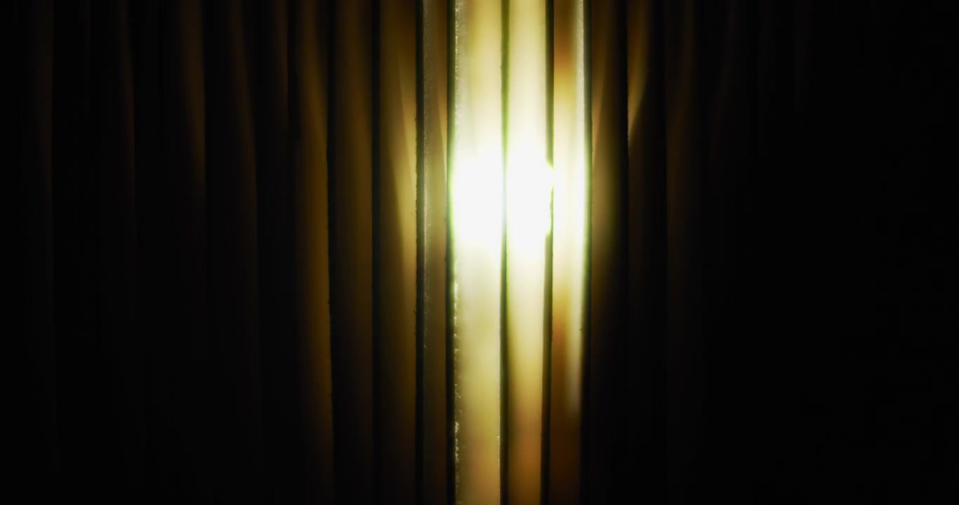 Yellow light creating line shapes