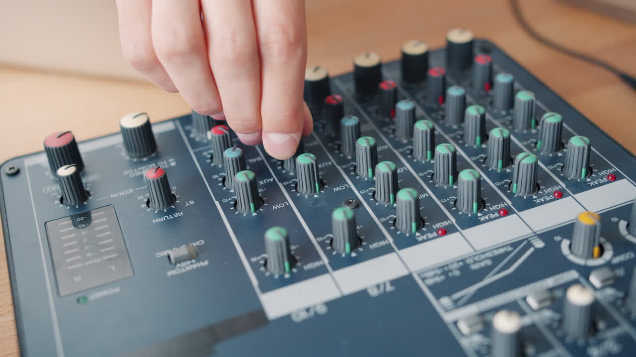 오디오 서 조절자