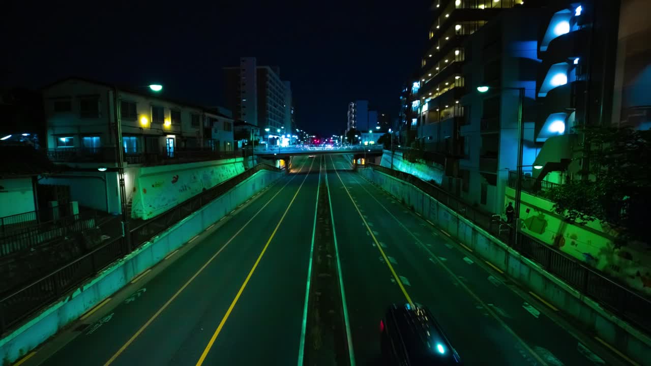 도쿄 시내 거리의 교통체증의 야간 타임스 화면