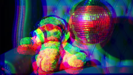 dj de oso de peluche con una pelota de discoteca
