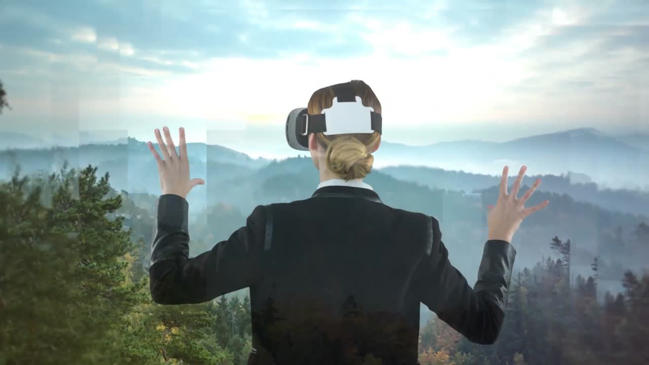 mujer utilizando vr y paisaje forestal