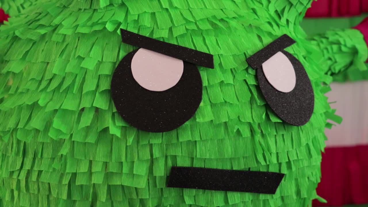 멕시코 바이러스 피냐타. 패닝. 코로나 감염병 세계적 유행