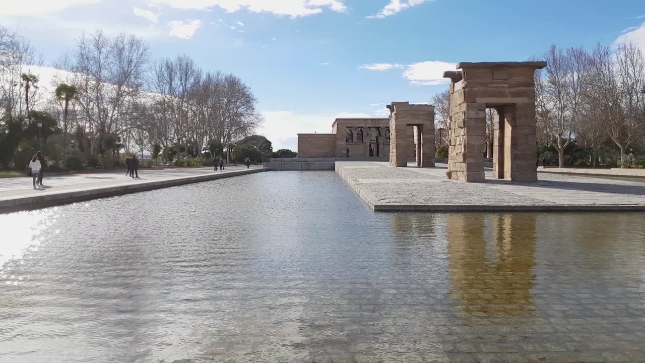 마드리드 의 웨스트 파크 에 있는 데보드 사원 - 데보드 성전