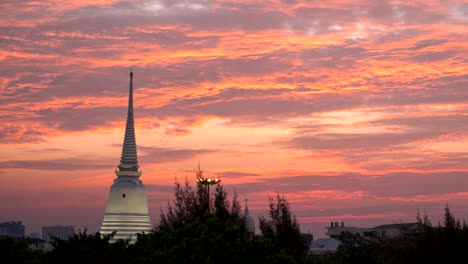 timelapse beautiful sunset scene with dramatic colourful clouds, bangkok thailand.