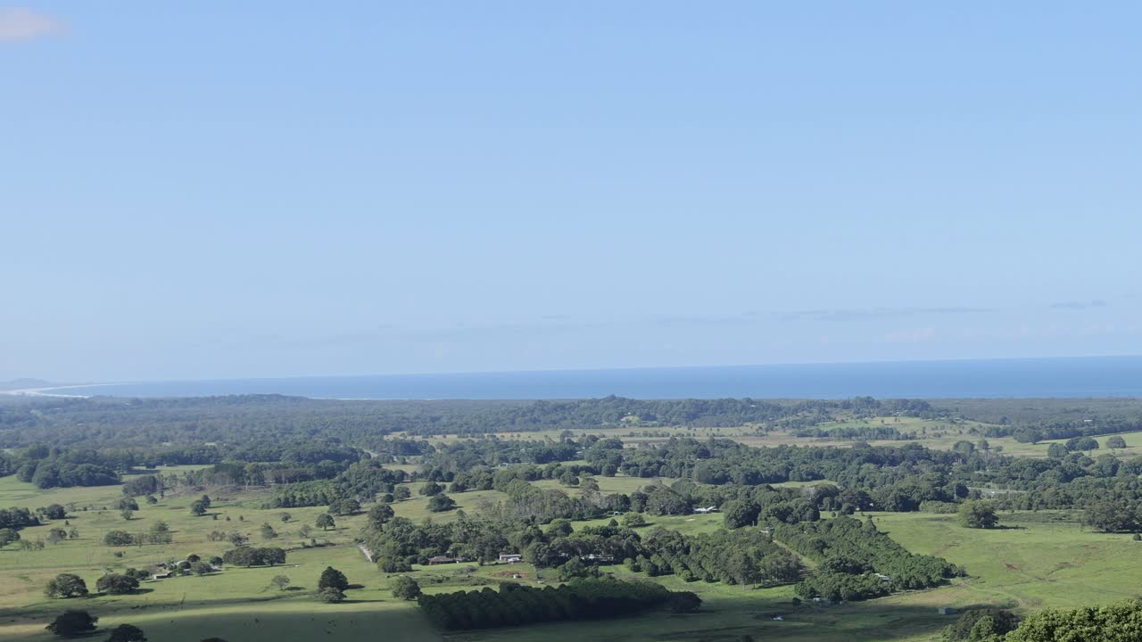 울창 하고 넓은 풍경 을 공중 에서 볼 수 있다
