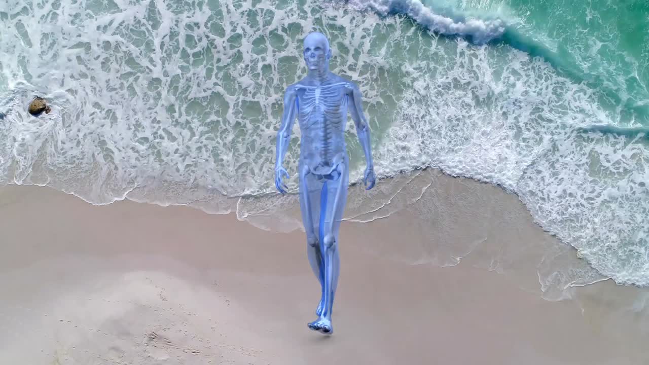 composición digital de un modelo humano caminando contra una vista aérea de la playa
