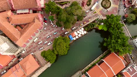 imágenes aéreas de drones en el casco antiguo de malaca, malasia