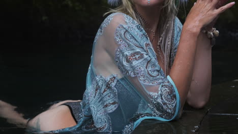 mujer en la naturaleza, retrato espiritual