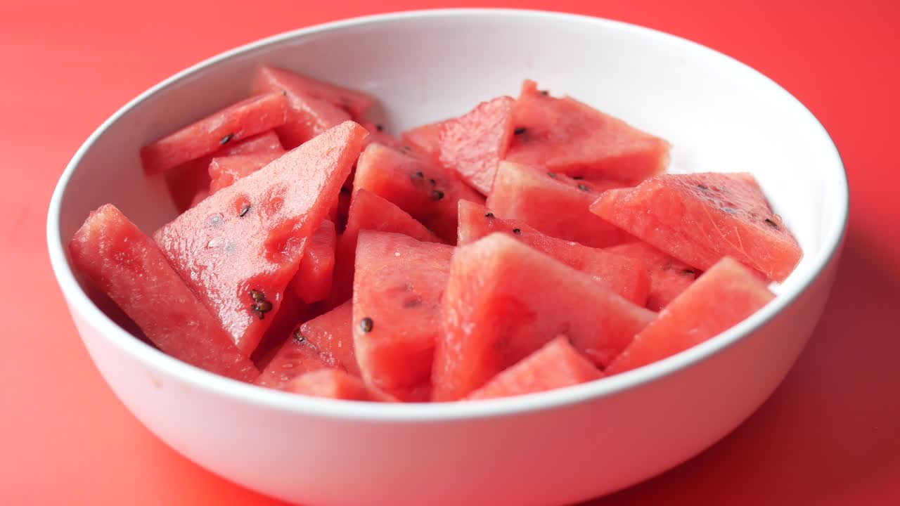 그 에 개진 수박