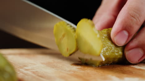 slicing pickles
