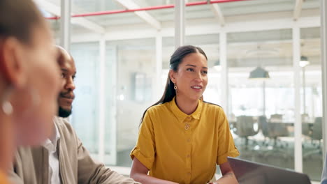 Discusión,-Trabajo-En-Equipo-Y-Gente-De-Negocios