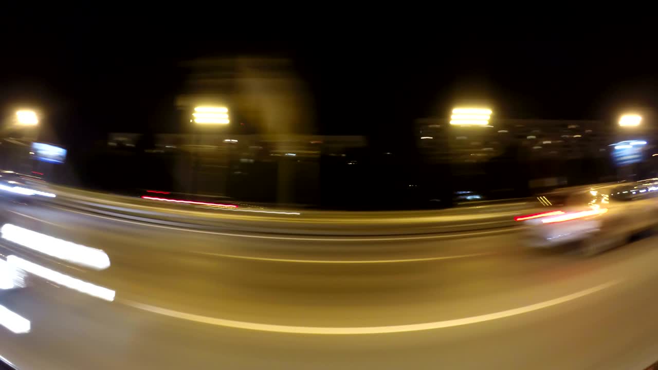 viaje rápido por la ciudad noche carretera timelapse vista lateral loopable