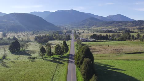 Reise-Durch-Das-Herz-Der-Kolumbianischen-Region-Boyacá-Mit-Unserem-Fesselnden-Drohnenvideo,-Während-Wir-Die-Malerischen-Hügellandschaften-Nachzeichnen