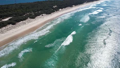 Día-Soleado---Isla-De-Stradbroke-Del-Sur---El-Asador---Puerto-Sur---Costa-Dorada---Qld---Queensland---Australia---Toma-Aérea