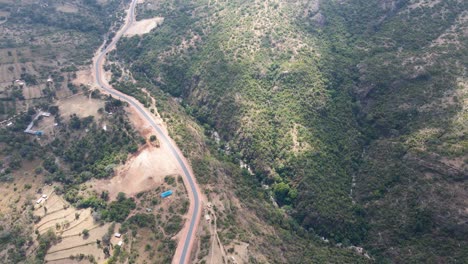 Granja-Tierras-Agrícolas-Paisaje-Rural-Pueblo-Rústico-Del-Norte-De-Kenia-bosque-Verde-Vista-Aérea-Y-Concepto-De-Tecnología-Ambiental