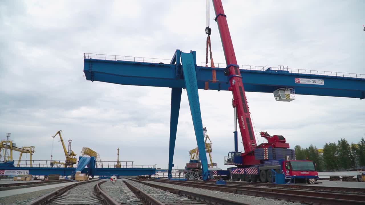 Gantry Crane Lifting Operation at Port