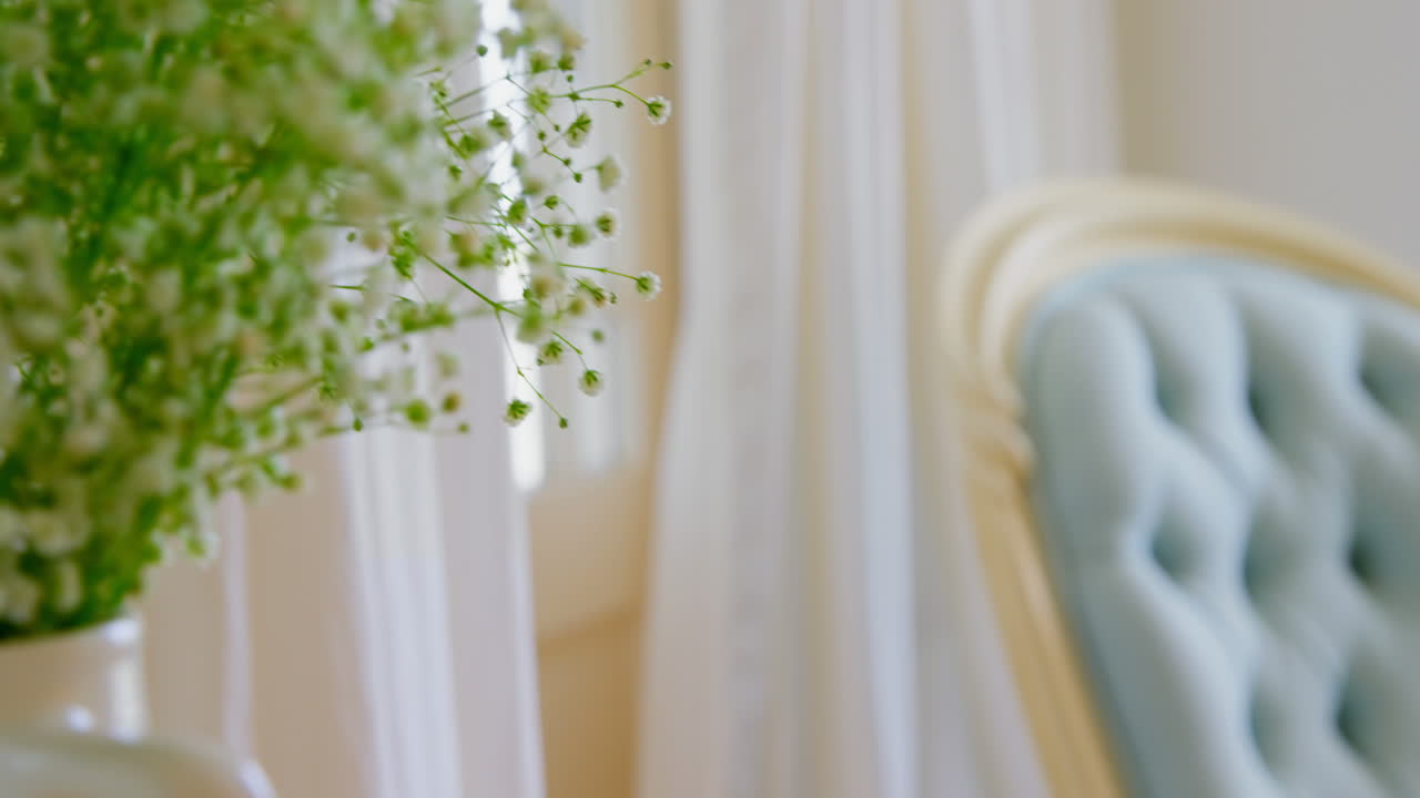 집에서 꽃병에 있는 꽃의 클로즈업 4k