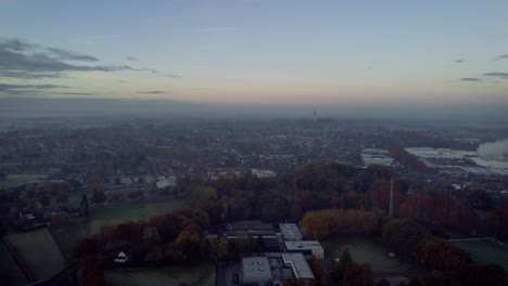 Helmond-farm-filed-full-with-a-Sunrise-in-the-background