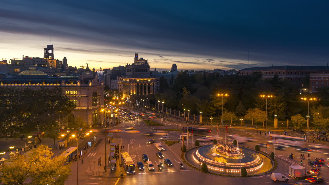 Timelapse of Madrid at sunset, Cibeles square as main subject