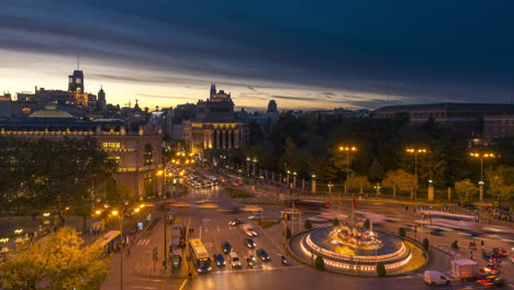 timelapse de madrid al atardecer, plaza de cibeles como tema principal