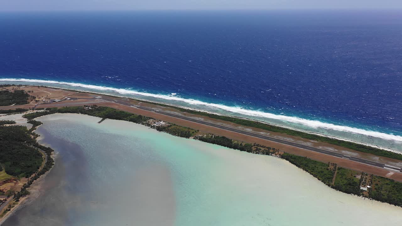 isla cook - aterrizaje de avión aitutaki