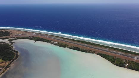 cook island - aitutaki plane landing