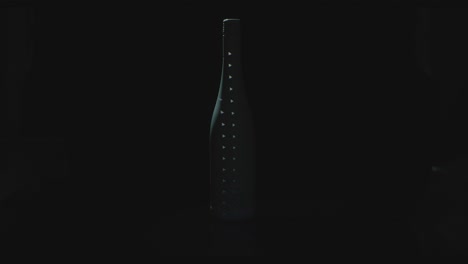 se muestra una botella digital