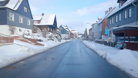 Fahren-In-Einer-Wunderschönen-Winterlandschaft-In-Deutschland