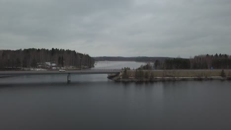 Ein-See-Im-Südfinnland,-In-Der-Nähe-Von-Joutsa,-Im-Winter