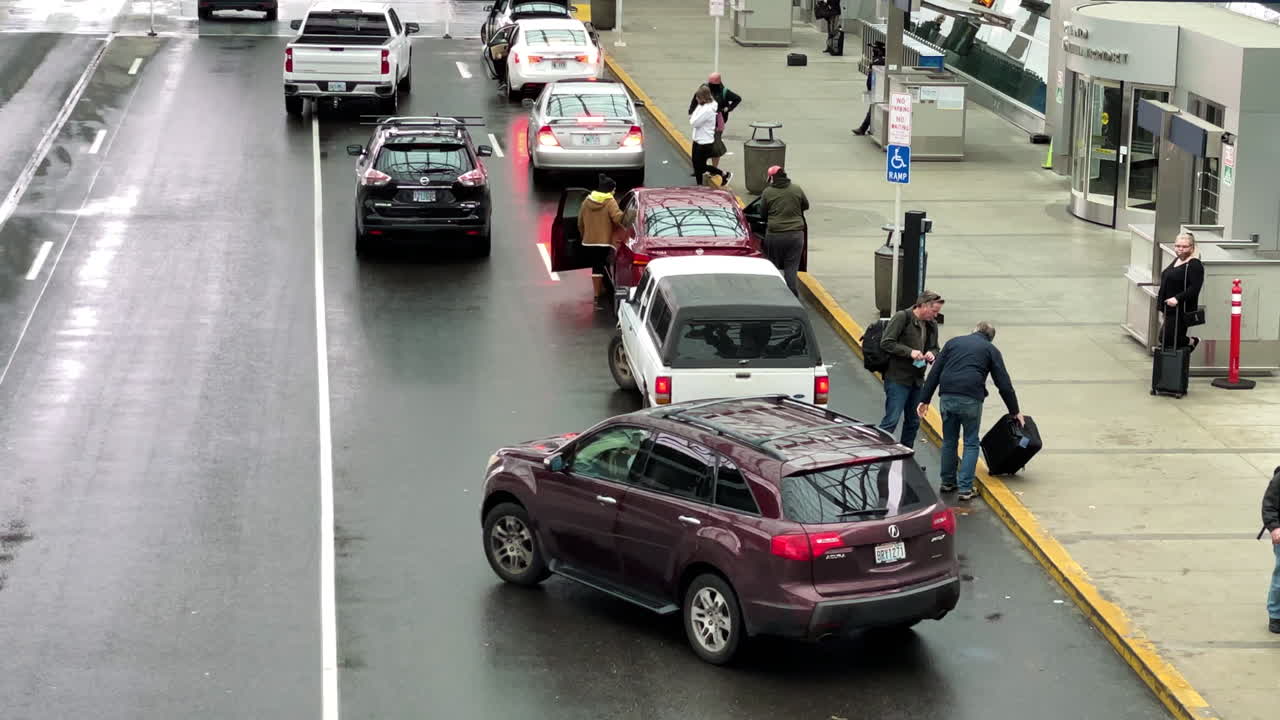Travelers arrived into International Airport of Portland and looking for transport
