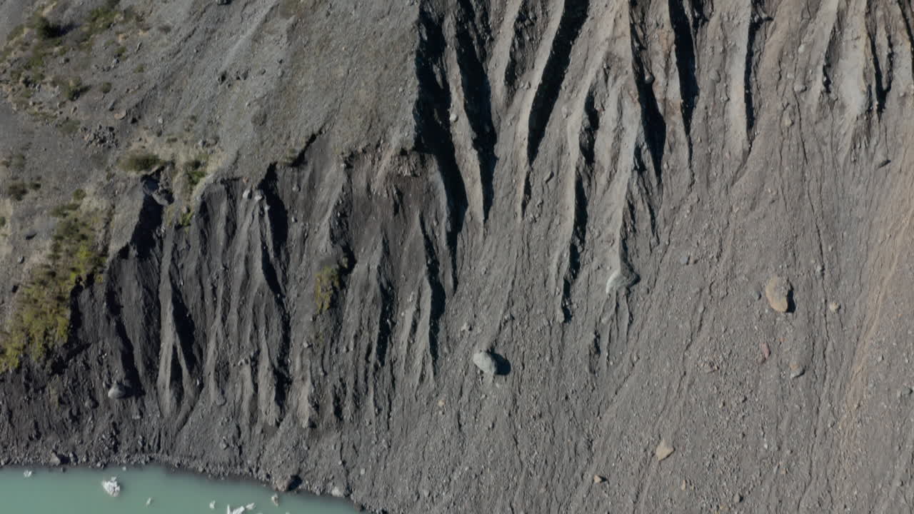 antena - glaciar ventisquero negro y cerro tronador, rio negro, argentina, inclinación hacia arriba revelar