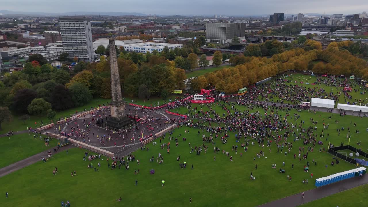 City location, Nelson Monument memorial, 10k race competitors, aerial