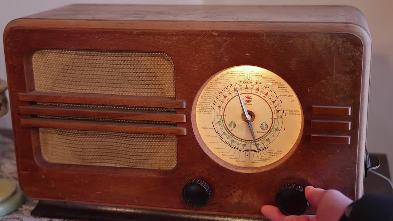 Retro Radio - Search for a radio station